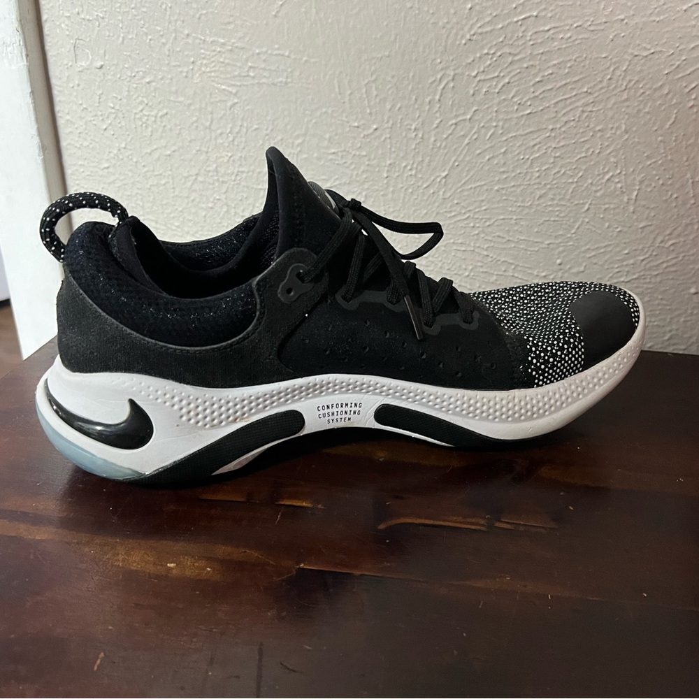Men’s shoe joyride Oreo sneakerss